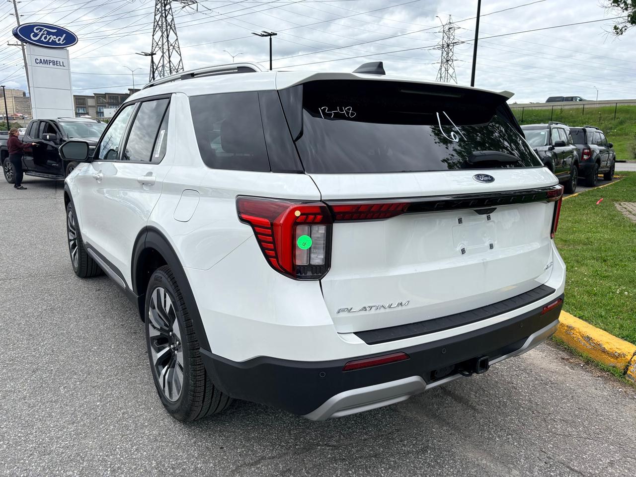 2026 Ford Explorer Platinum 4dr 4x4 Photo4