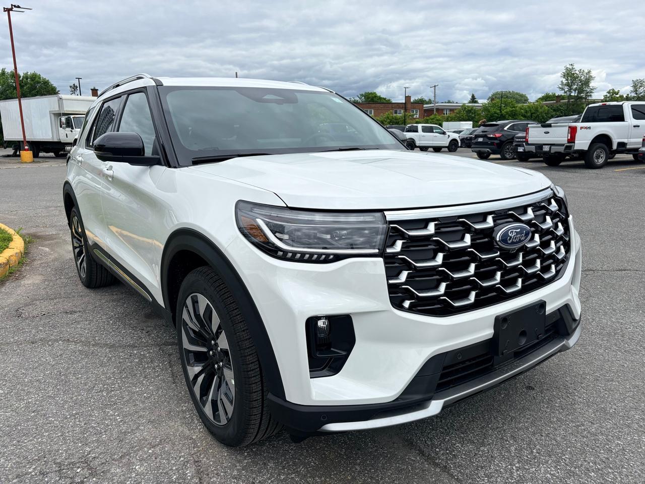 2026 Ford Explorer Platinum 4dr 4x4 Photo