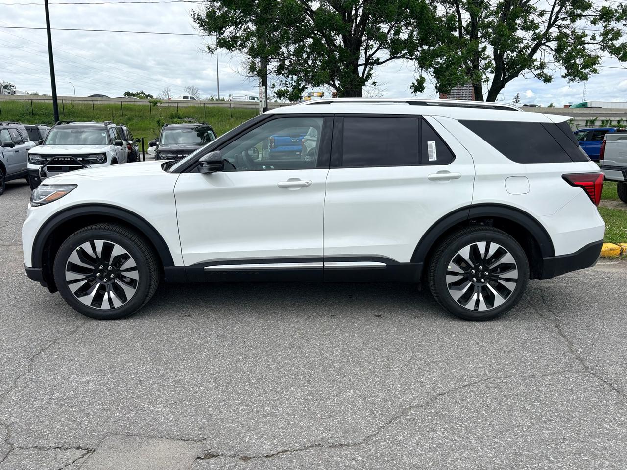 2026 Ford Explorer Platinum 4dr 4x4 Photo