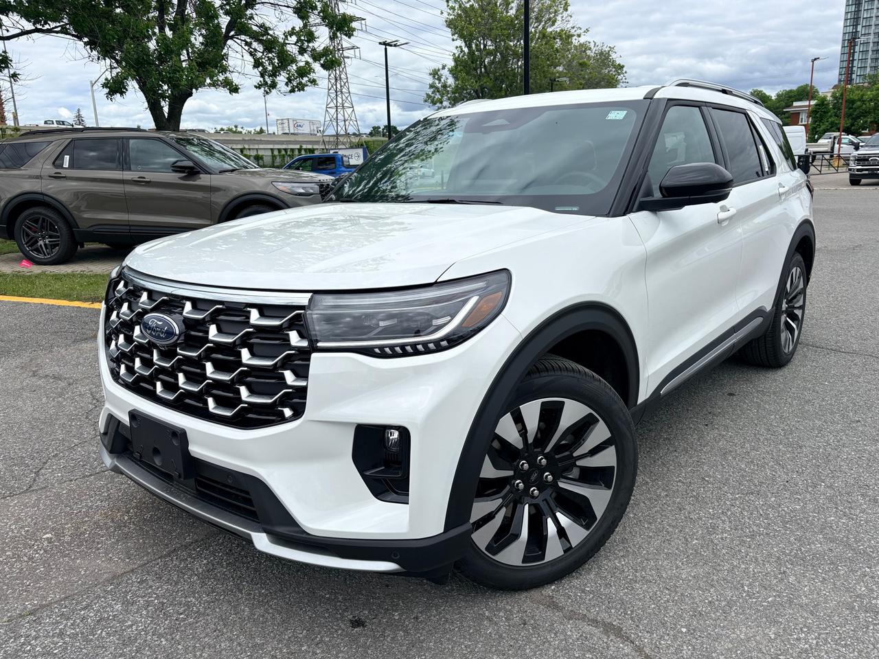 2026 Ford Explorer Platinum 4dr 4x4 Photo