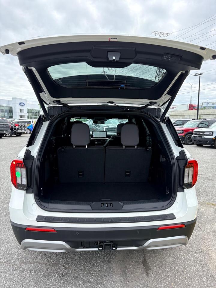 2026 Ford Explorer Platinum 4dr 4x4 Photo