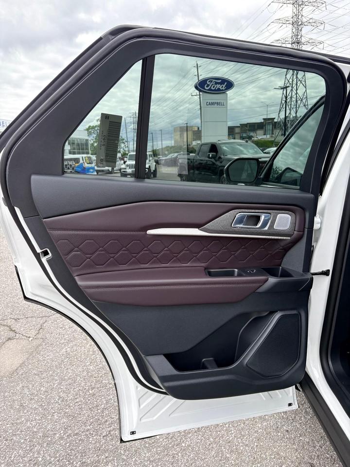 2026 Ford Explorer Platinum 4dr 4x4 Photo
