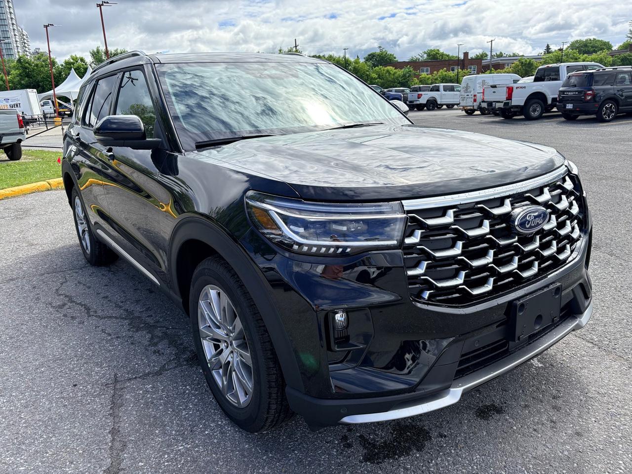 2026 Ford Explorer Platinum 4dr 4x4 Photo