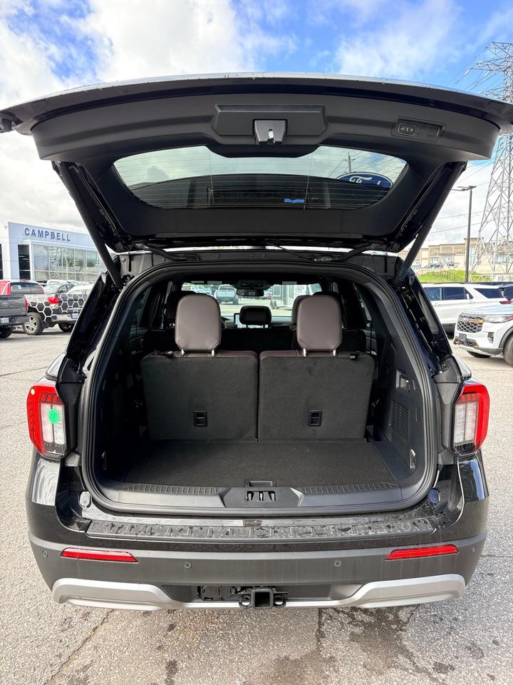2026 Ford Explorer Platinum 4dr 4x4 Photo