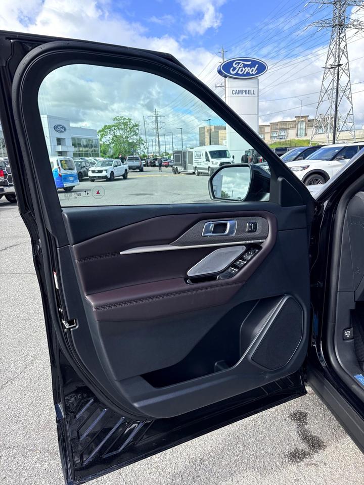 2026 Ford Explorer Platinum 4dr 4x4 Photo