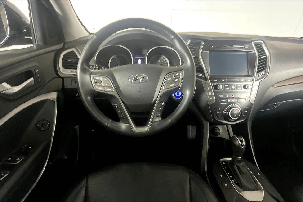 2017 Hyundai Santa Fe XL AWD 4dr Luxury Photo