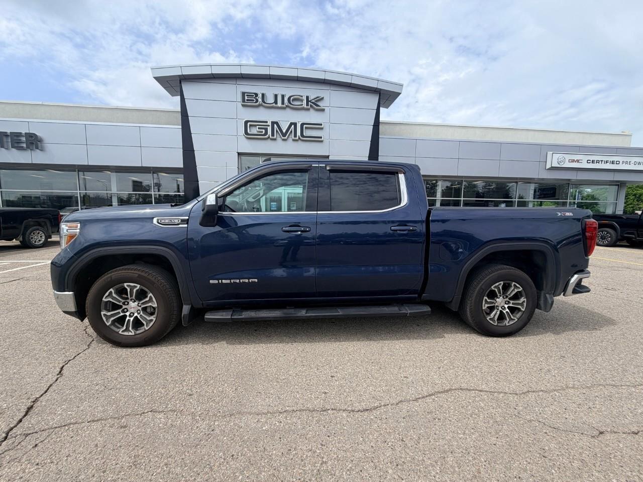 2020 GMC Sierra 1500 4WD Crew Cab 147  SLE Photo