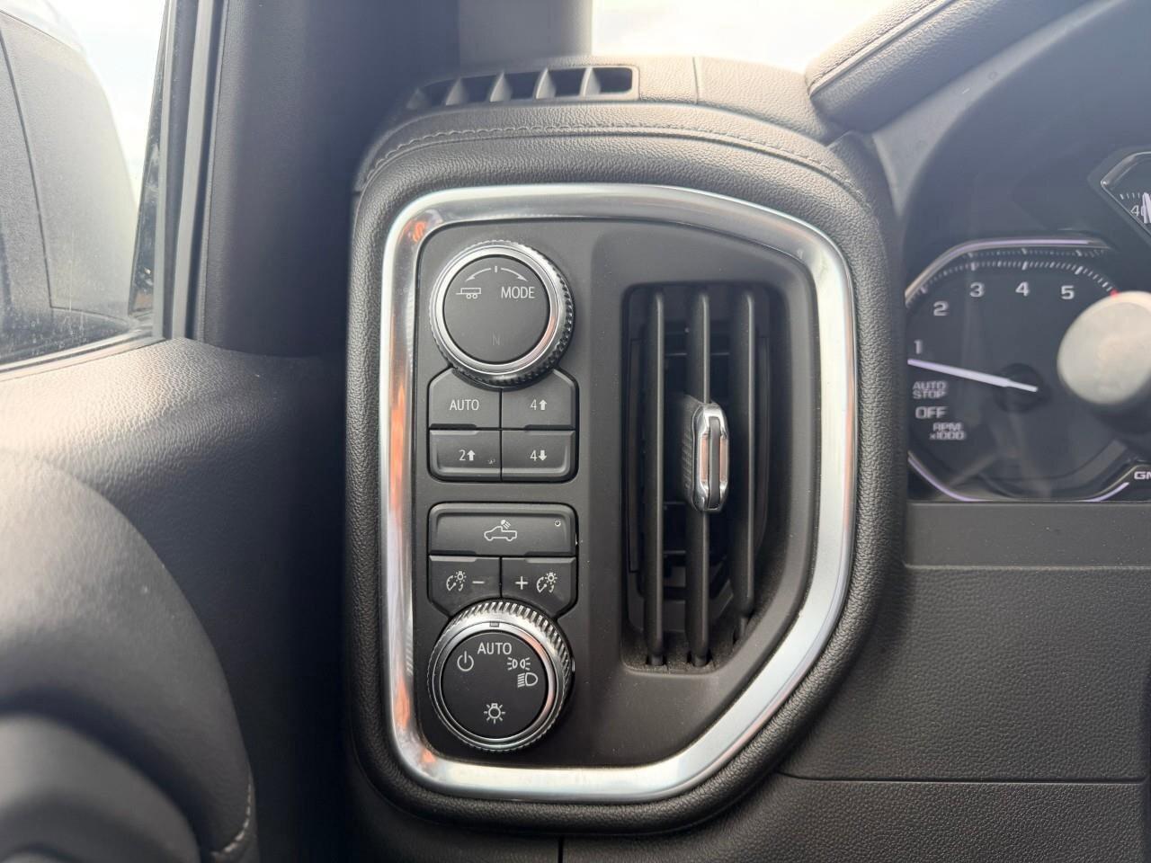 2020 GMC Sierra 1500 4WD Crew Cab 147  SLE Photo