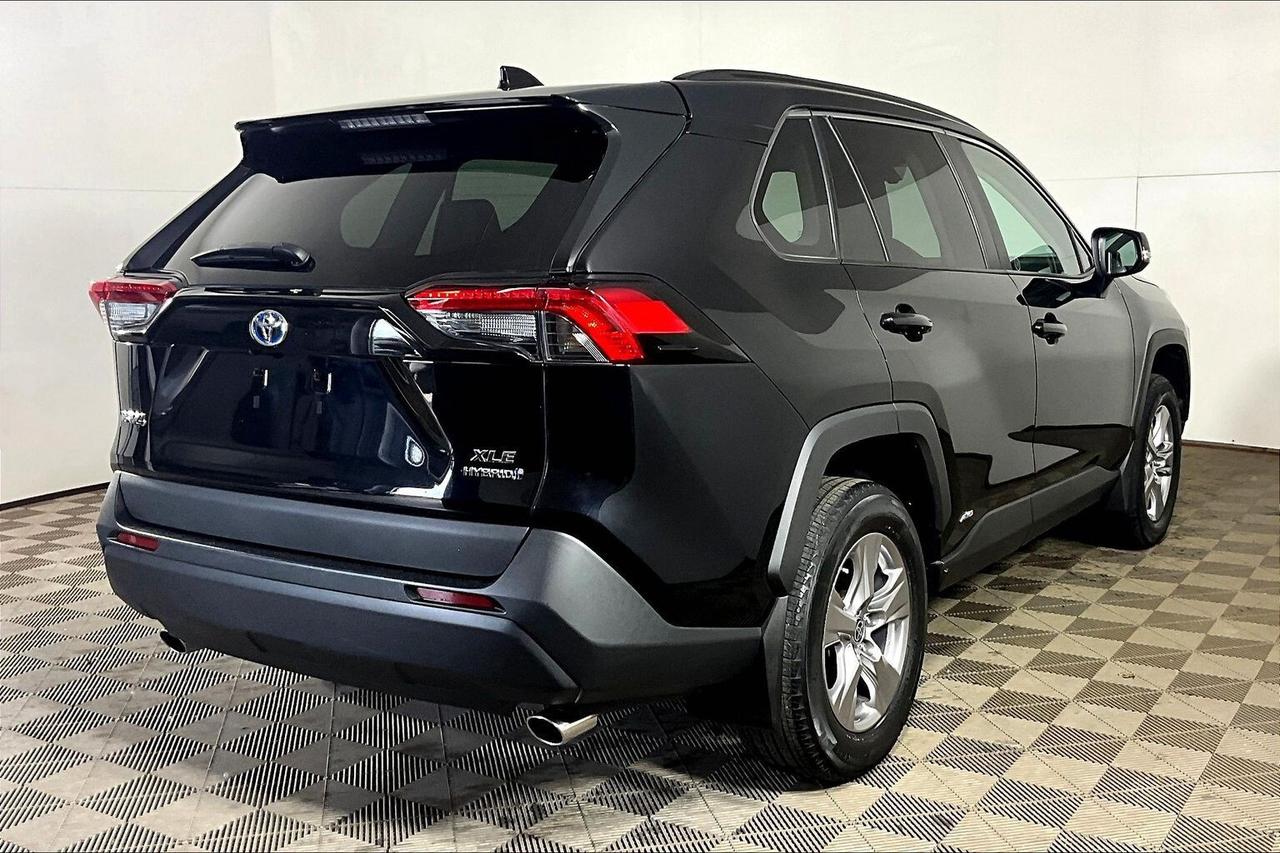 2023 Toyota RAV4 Hybrid XLE AWD Photo
