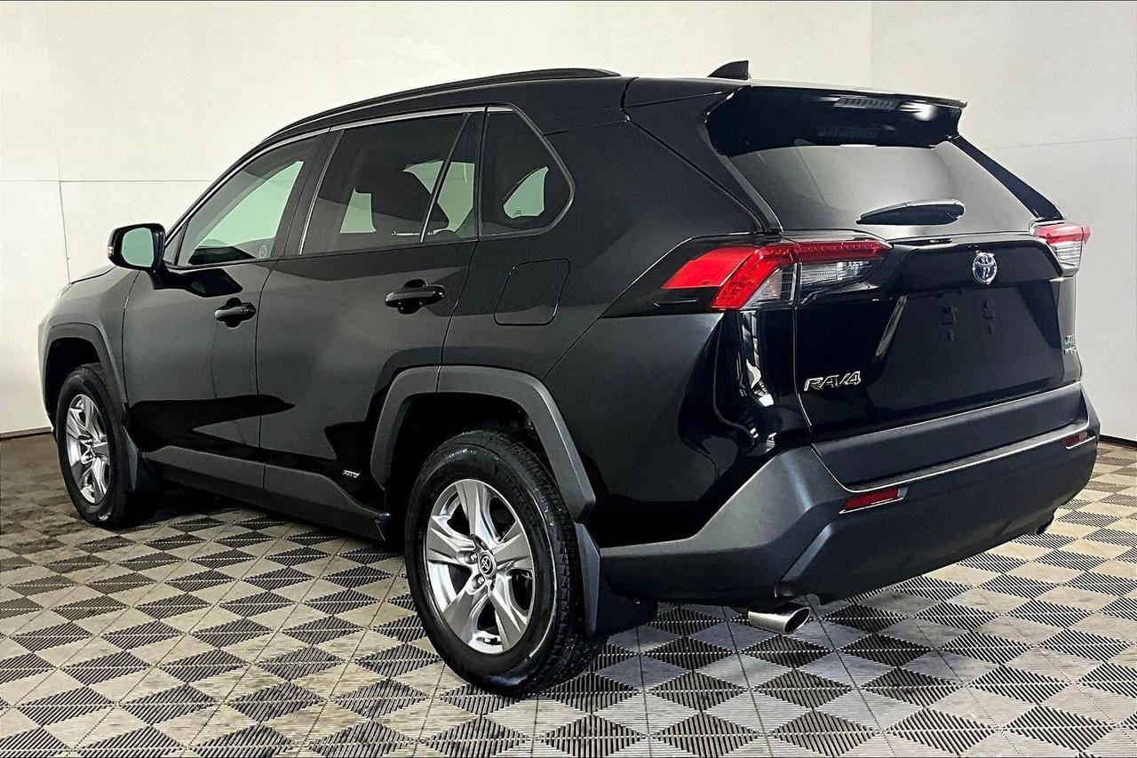 2023 Toyota RAV4 Hybrid XLE AWD Photo