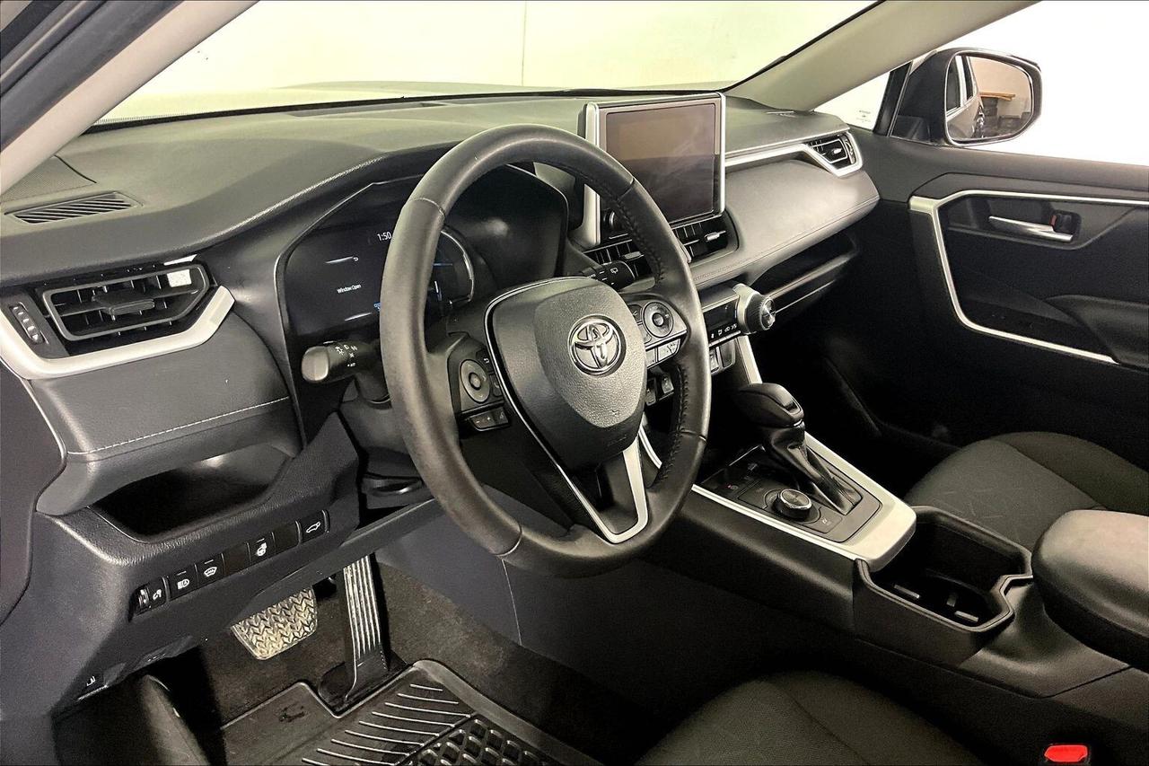 2023 Toyota RAV4 Hybrid XLE AWD Photo