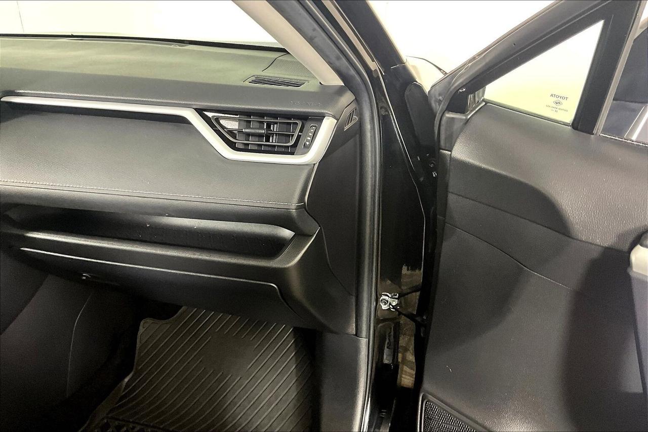 2023 Toyota RAV4 Hybrid XLE AWD Photo