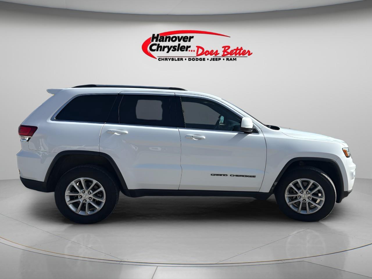 2021 Jeep Grand Cherokee LAREDO 4x4 Photo
