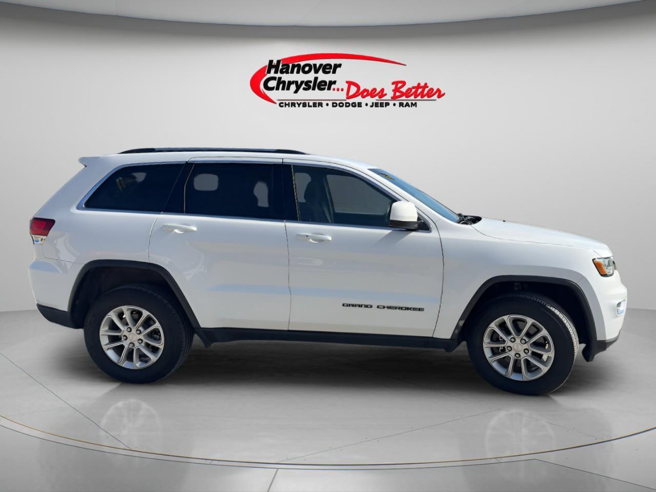 2021 Jeep Grand Cherokee LAREDO 4x4 Photo
