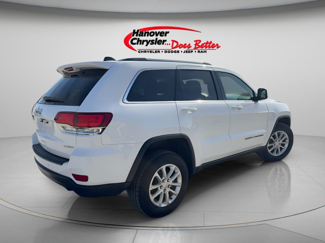 2021 Jeep Grand Cherokee LAREDO 4x4 Photo