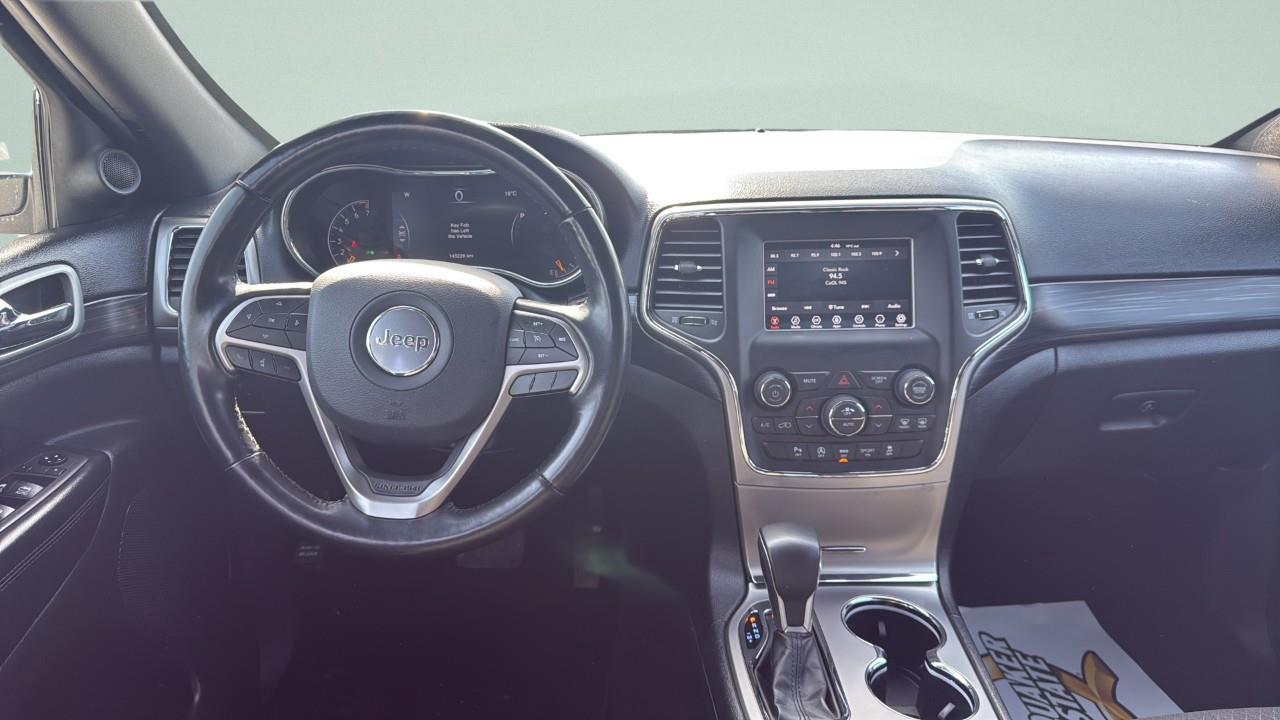 2021 Jeep Grand Cherokee LAREDO 4x4 Photo