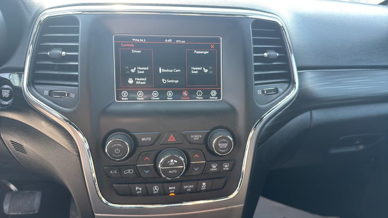 2021 Jeep Grand Cherokee LAREDO 4x4 Photo