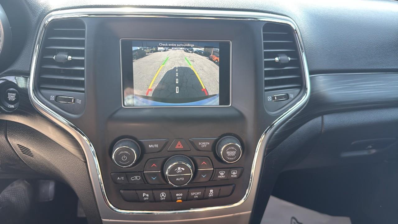 2021 Jeep Grand Cherokee LAREDO 4x4 Photo