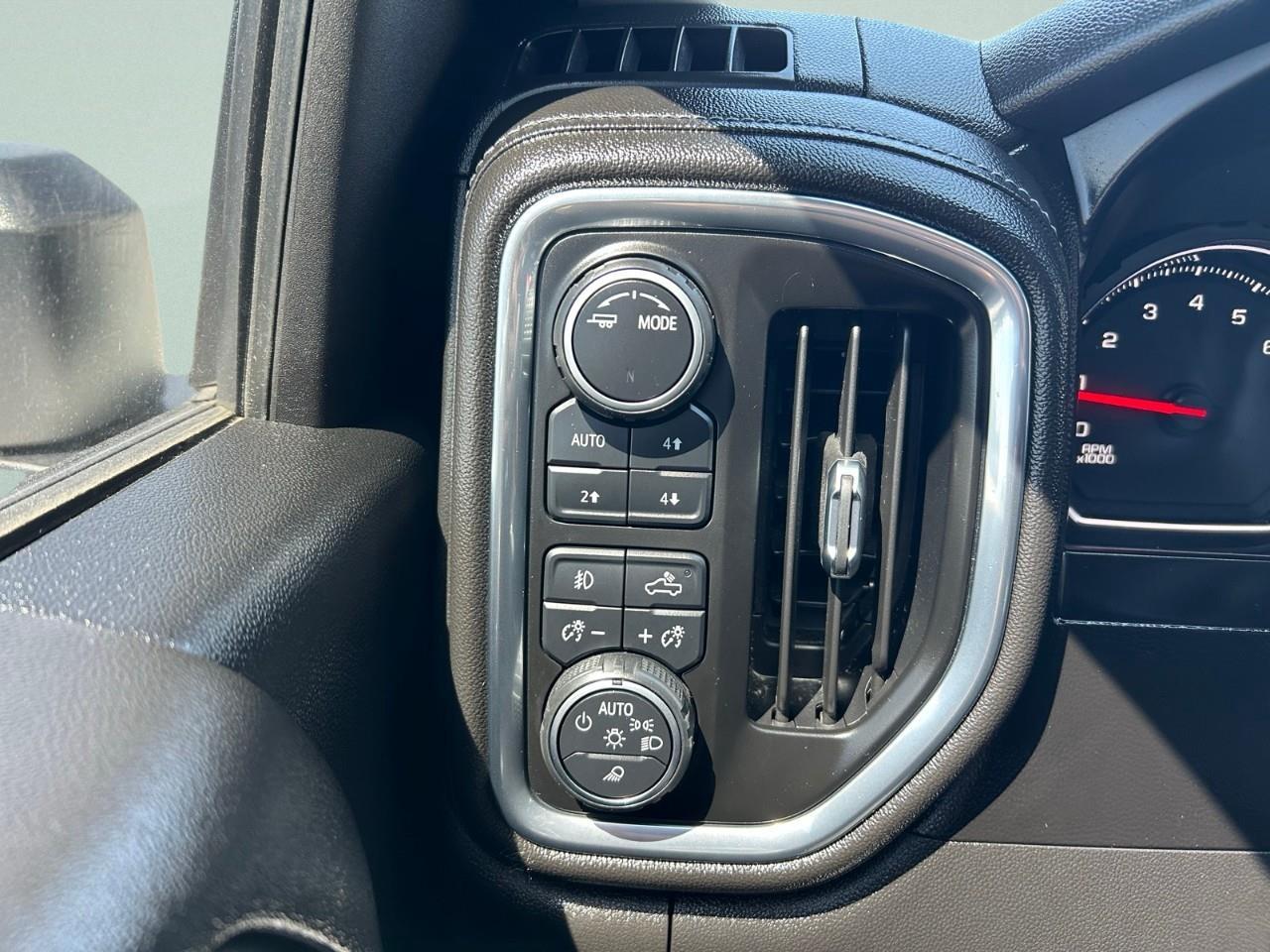 2021 Chevrolet SILVERADO 2500HD 4WD Crew Cab Standard Box LT Photo