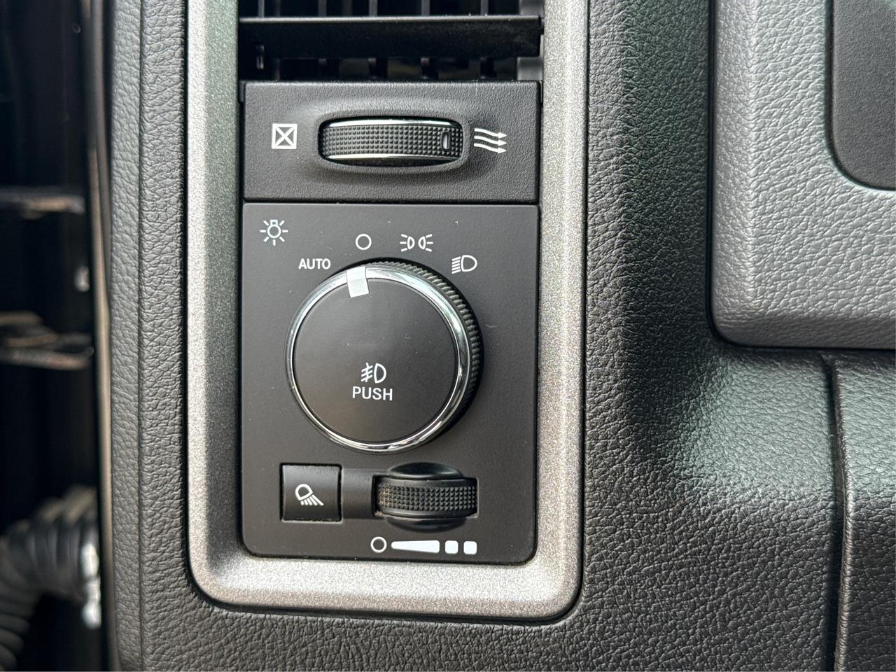 2019 RAM 1500 Classic Express 4x4 NIGHT EDITION MINT WE FINANCE ALL CRT Photo