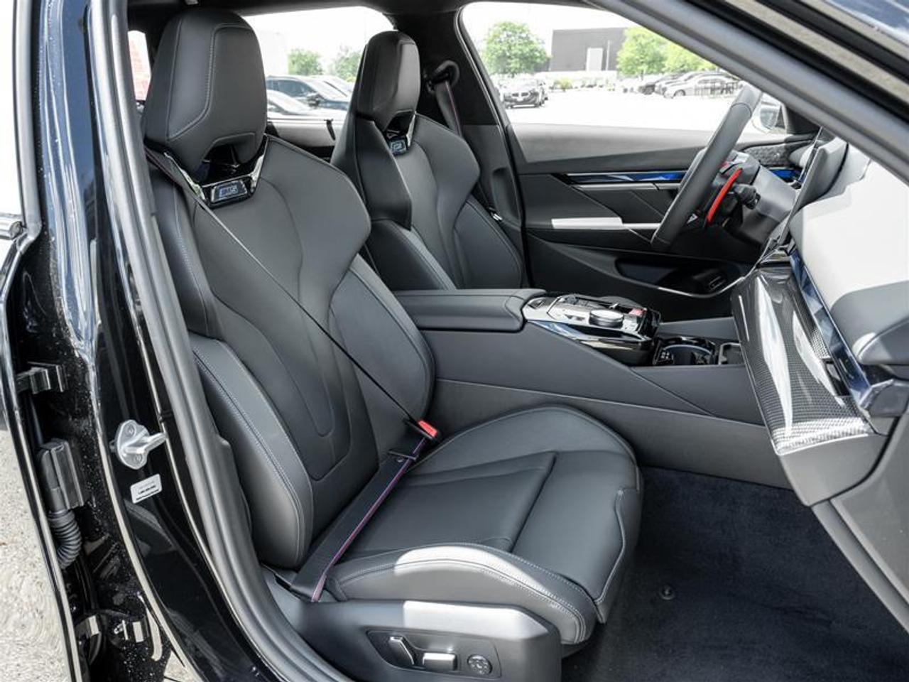 2027 BMW M5 Base 4dr All-Wheel Drive Touring Photo