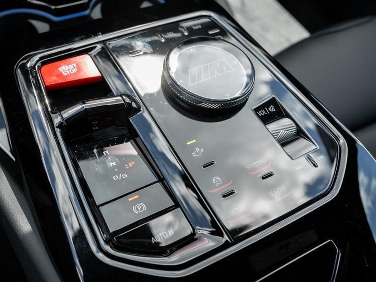 2027 BMW M5 Base 4dr All-Wheel Drive Touring Photo