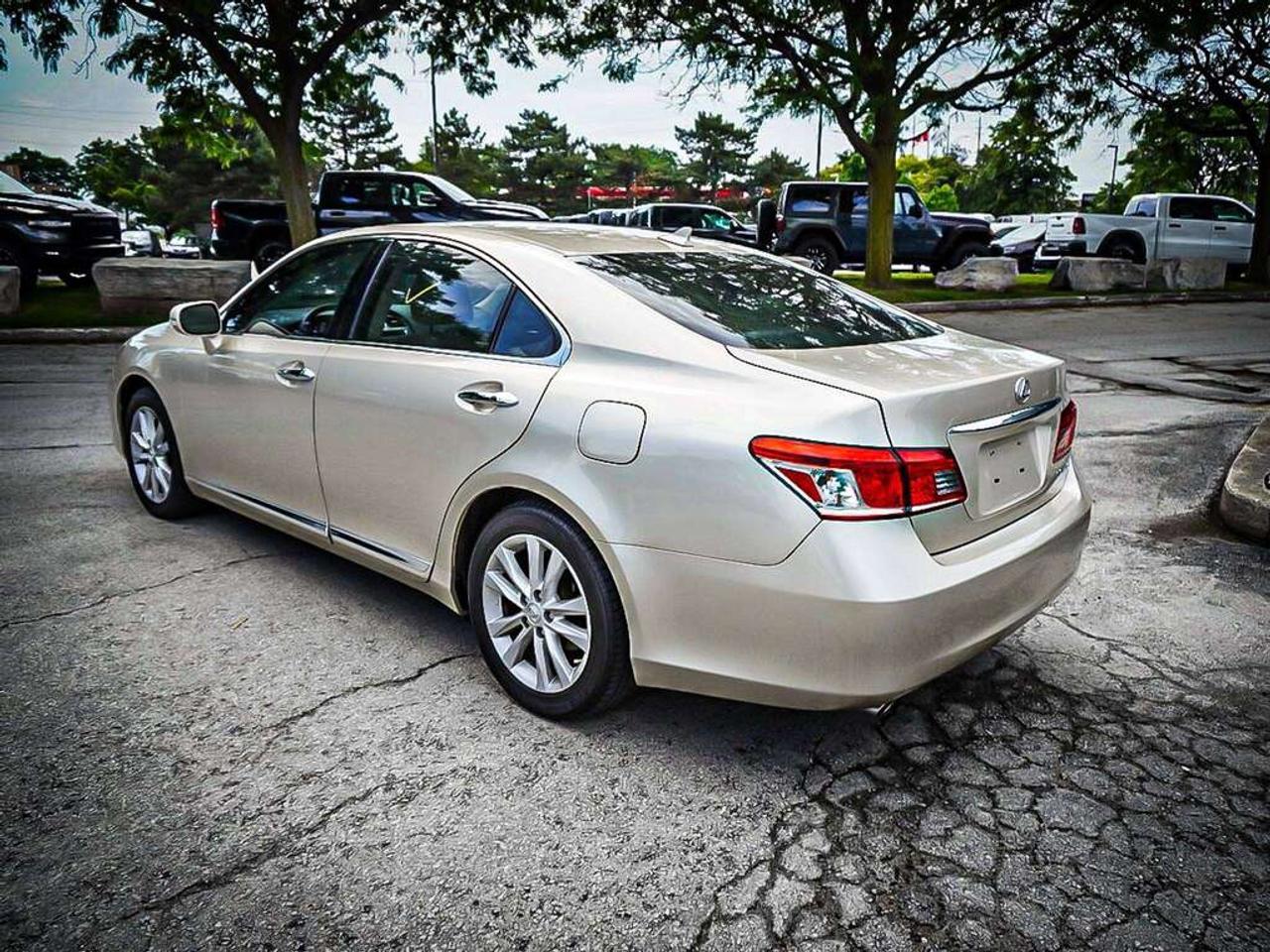 2011 Lexus ES 350  Photo