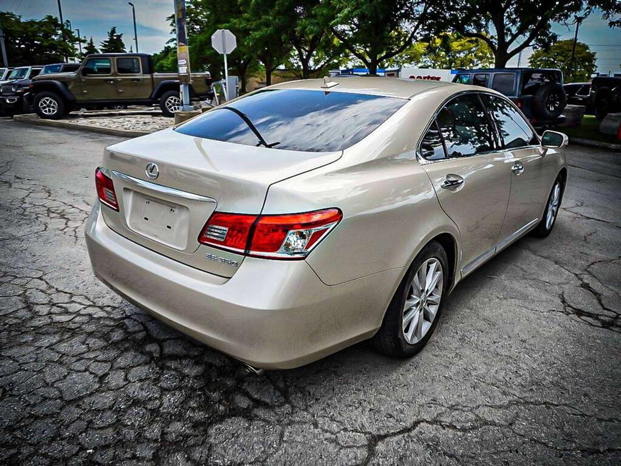 2011 Lexus ES 350  Photo