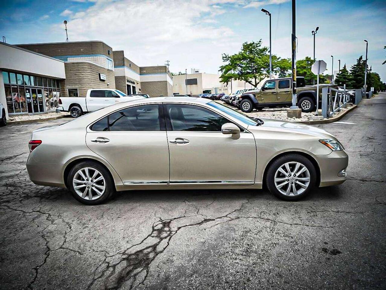 2011 Lexus ES 350  Photo