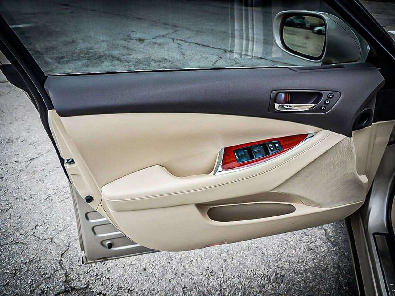 2011 Lexus ES 350  Photo