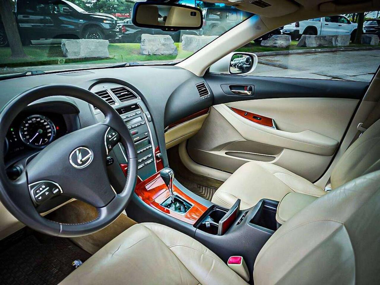 2011 Lexus ES 350  Photo