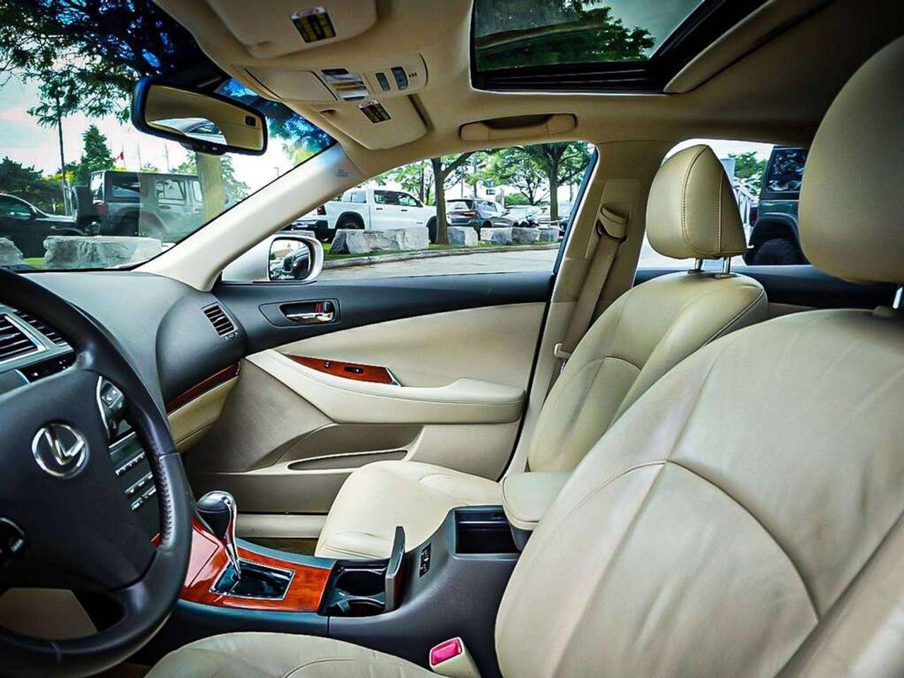 2011 Lexus ES 350  Photo