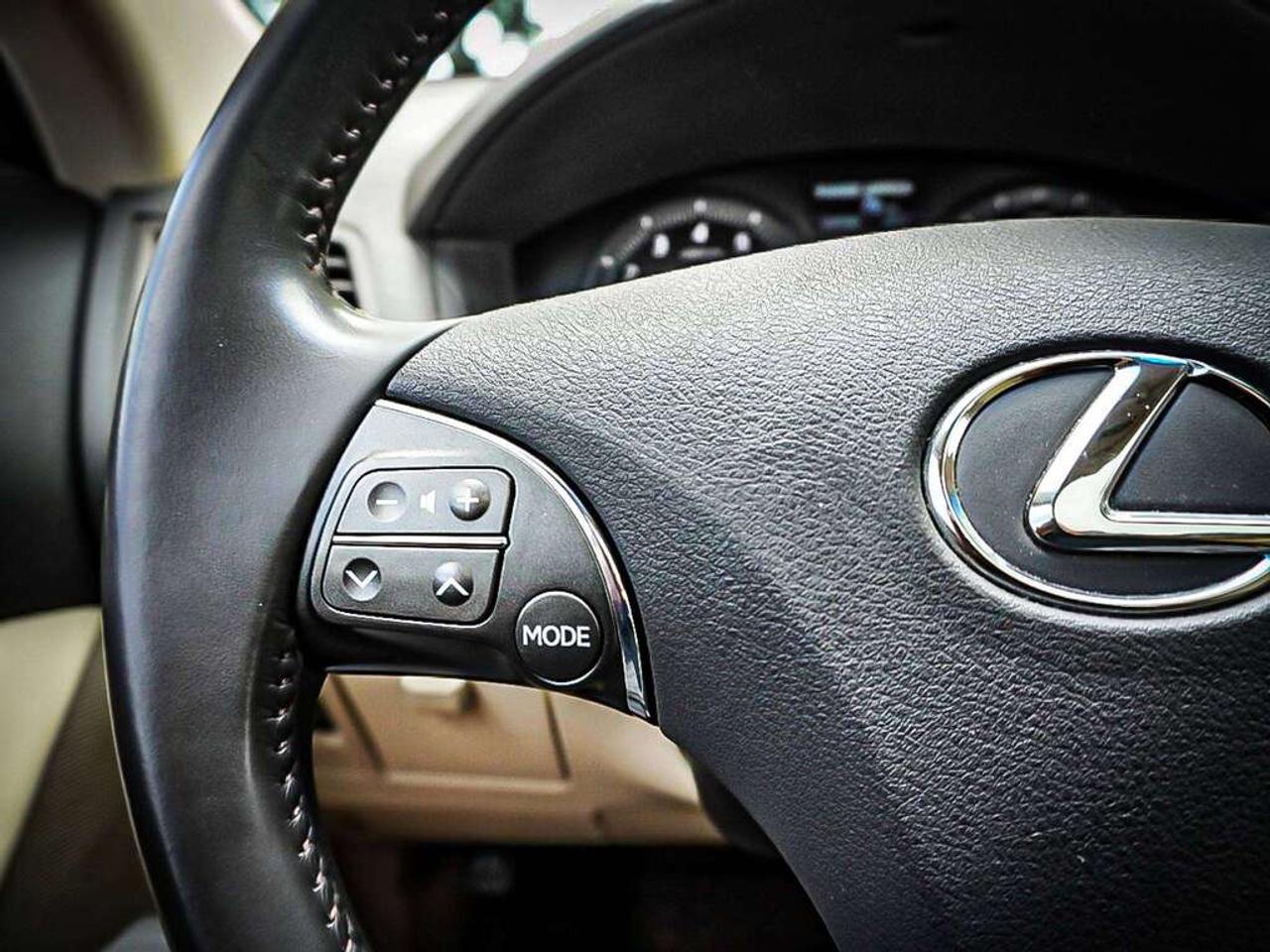 2011 Lexus ES 350  Photo