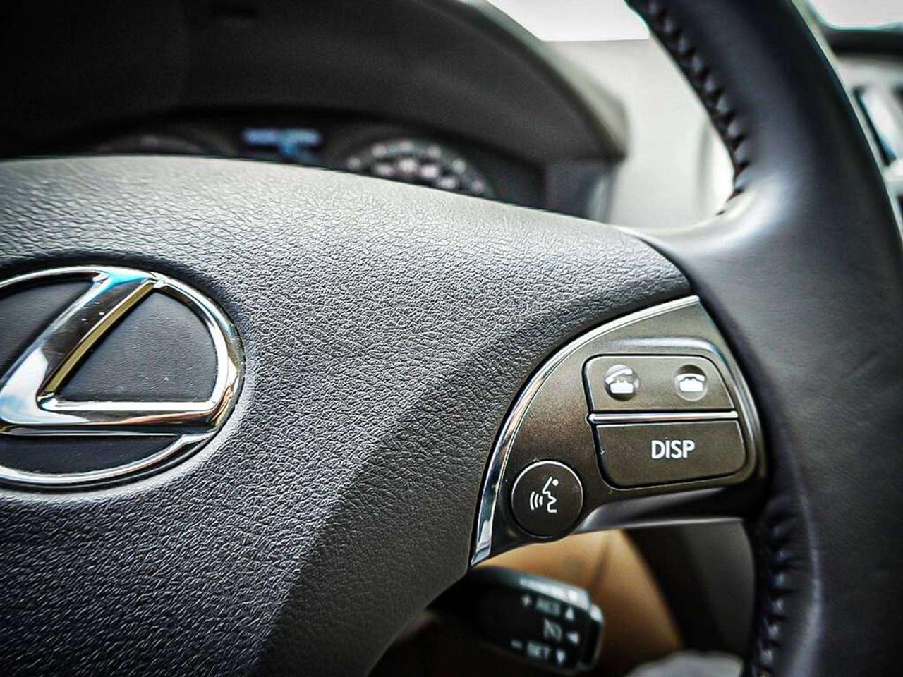 2011 Lexus ES 350  Photo