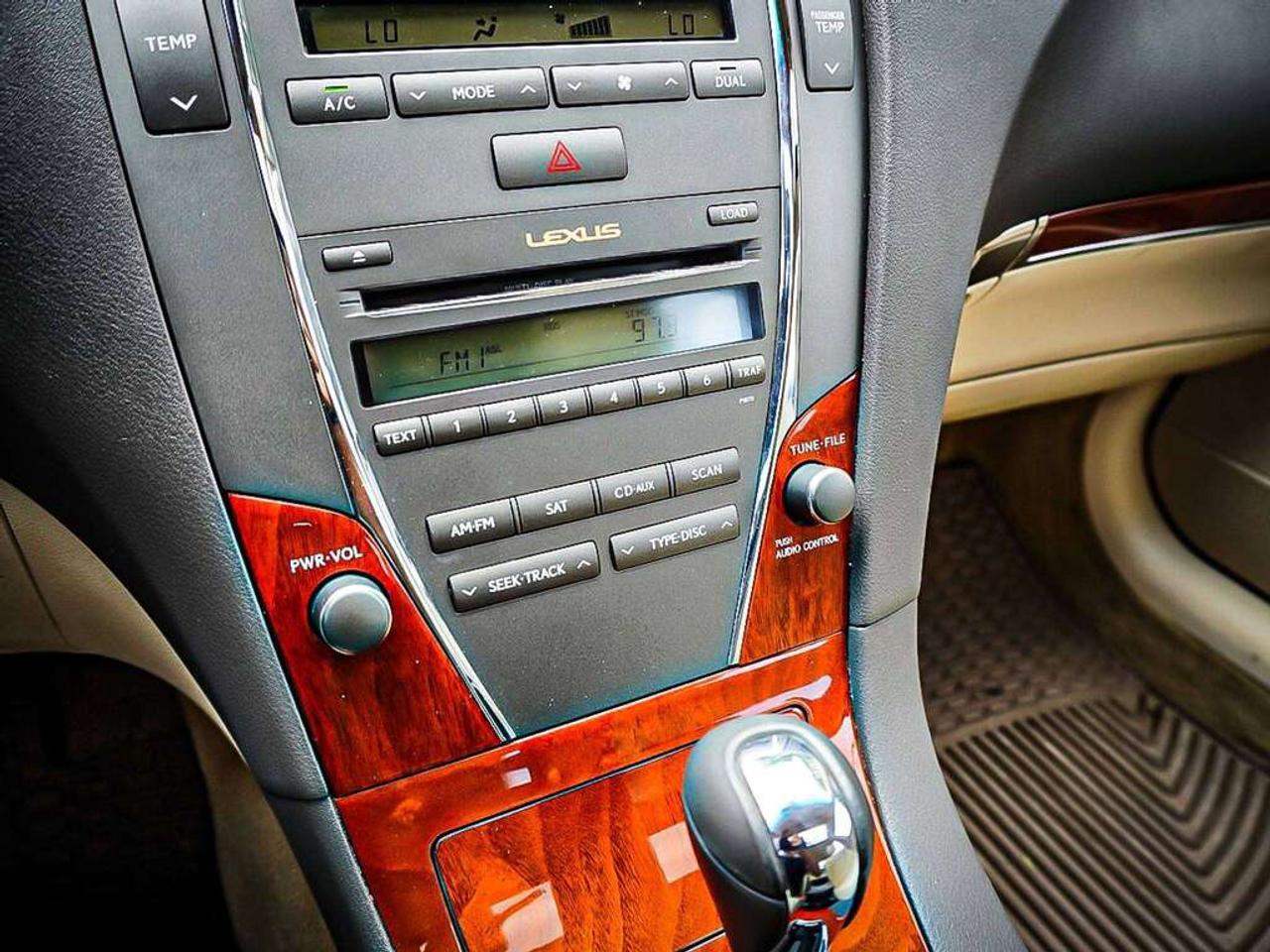 2011 Lexus ES 350  Photo