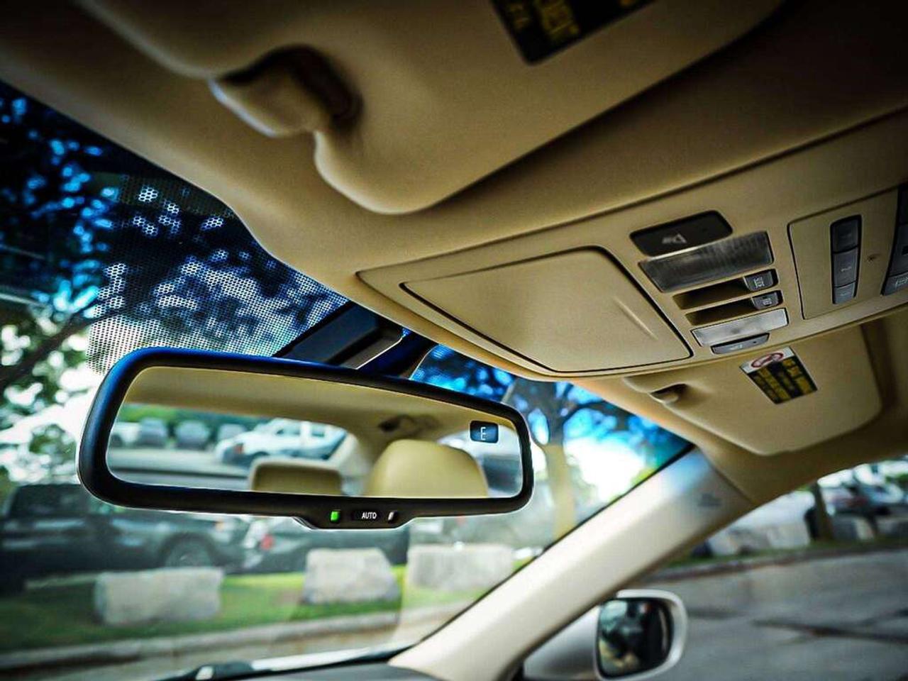 2011 Lexus ES 350  Photo