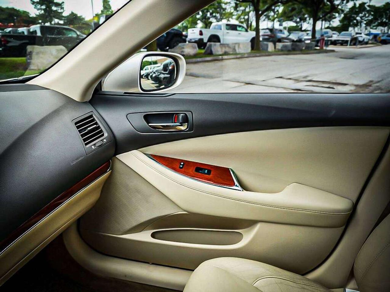 2011 Lexus ES 350  Photo