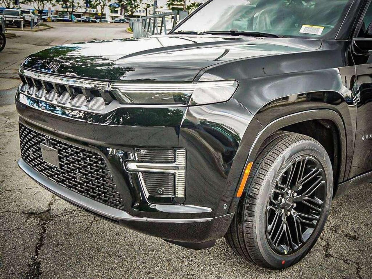2026 Jeep Grand Wagoneer  Photo