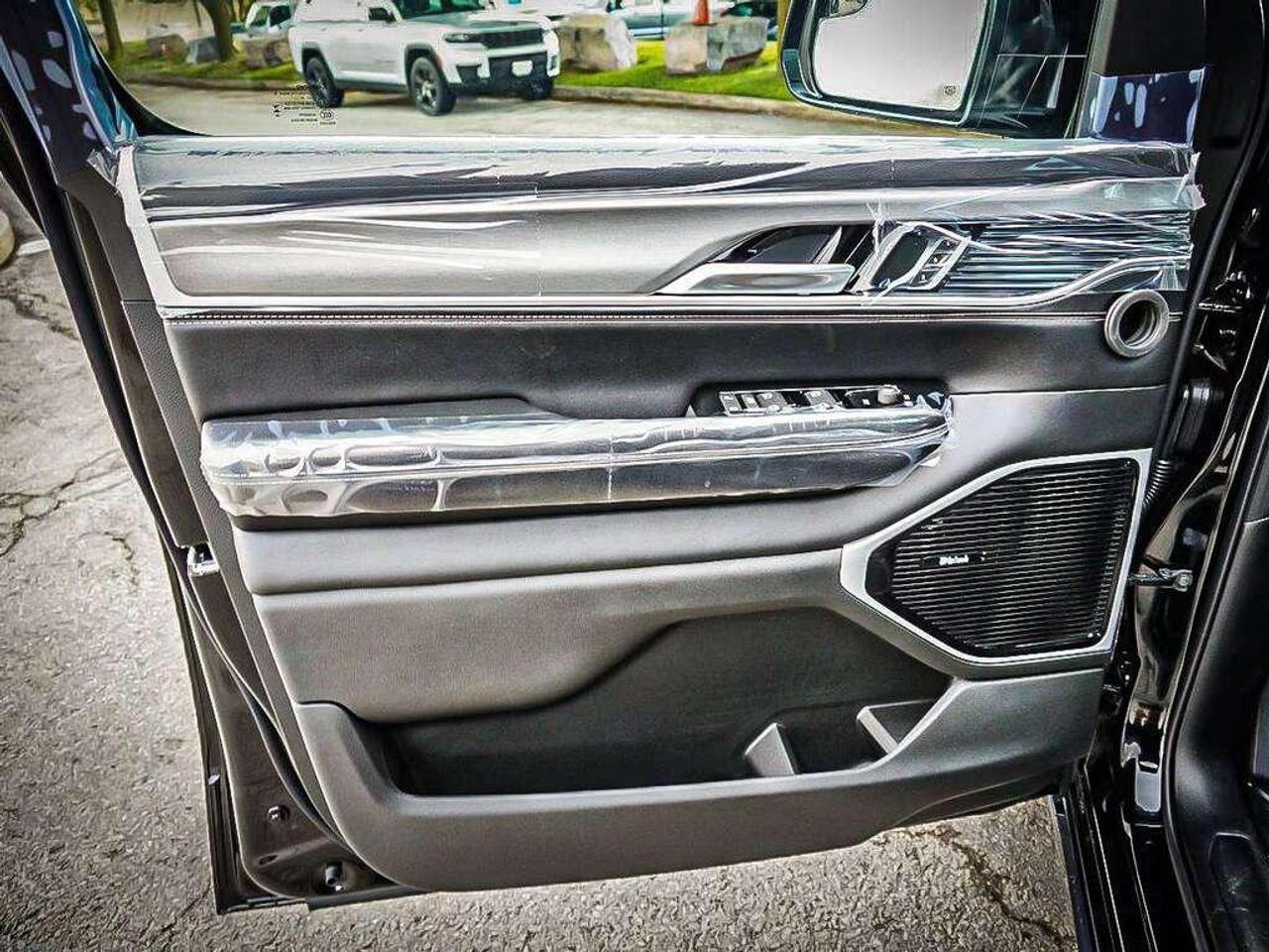 2026 Jeep Grand Wagoneer  Photo