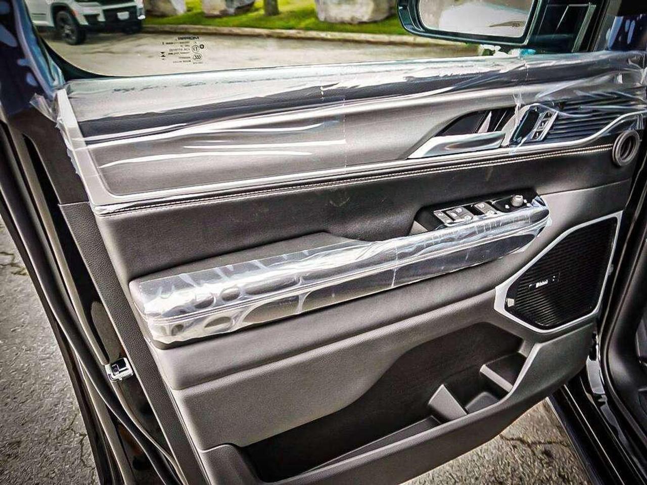 2026 Jeep Grand Wagoneer  Photo