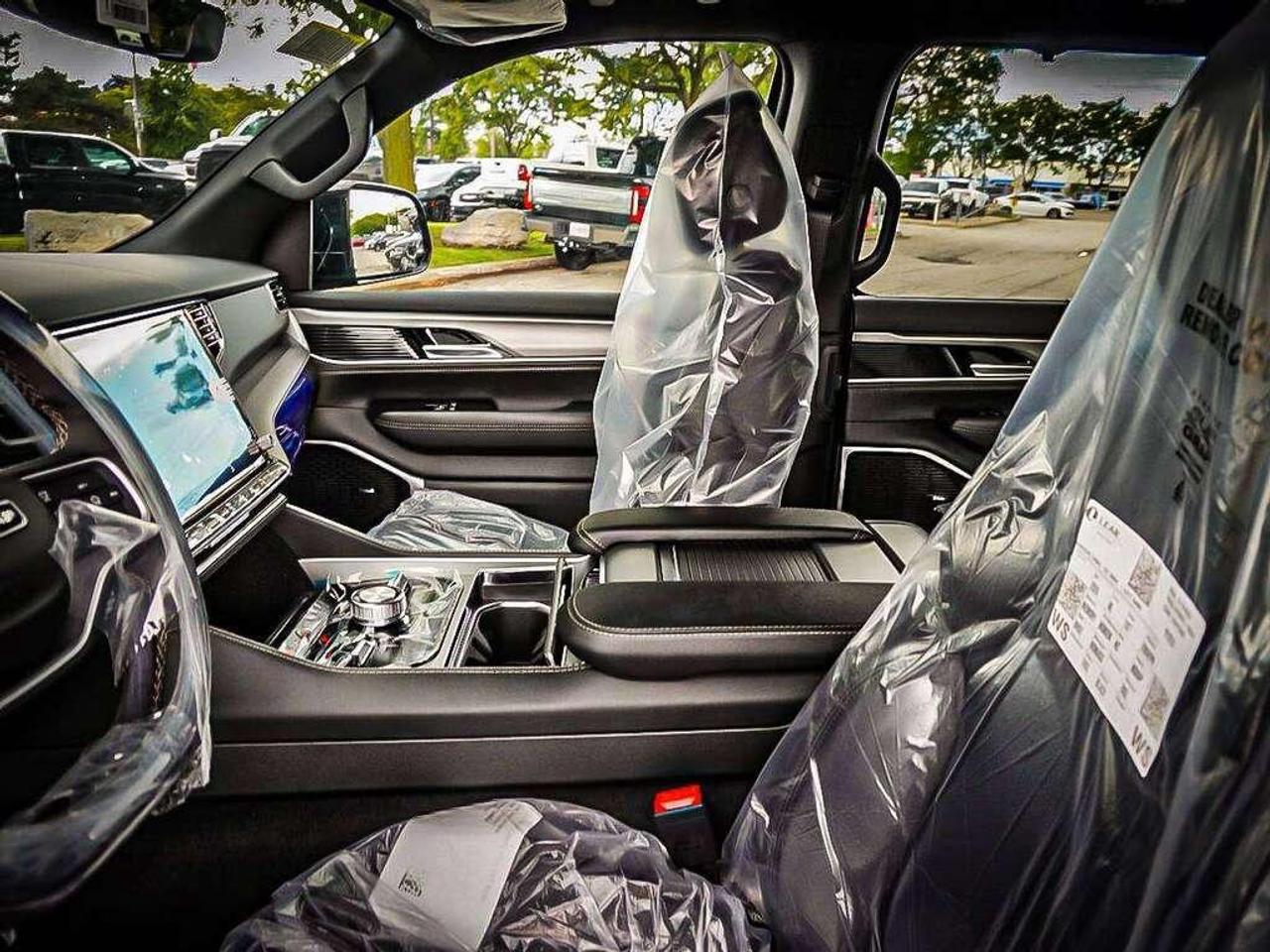 2026 Jeep Grand Wagoneer  Photo
