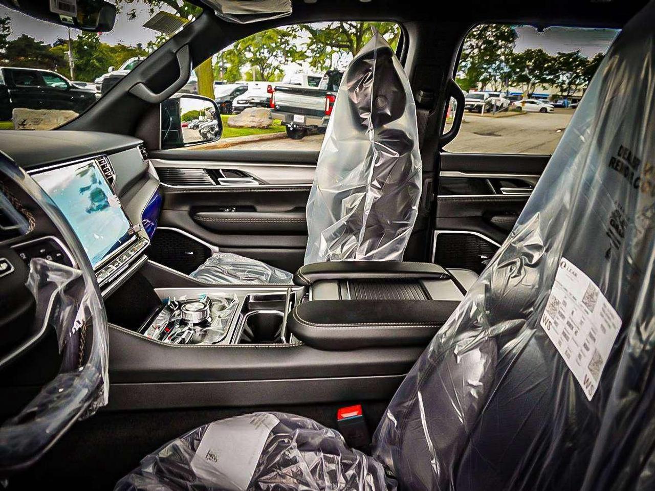 2026 Jeep Grand Wagoneer  Photo