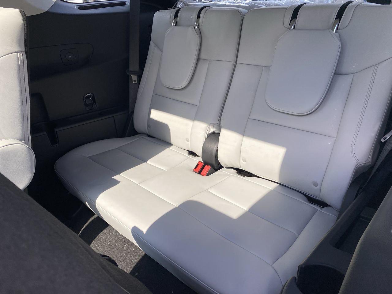 2026 Ford Explorer Platinum Photo