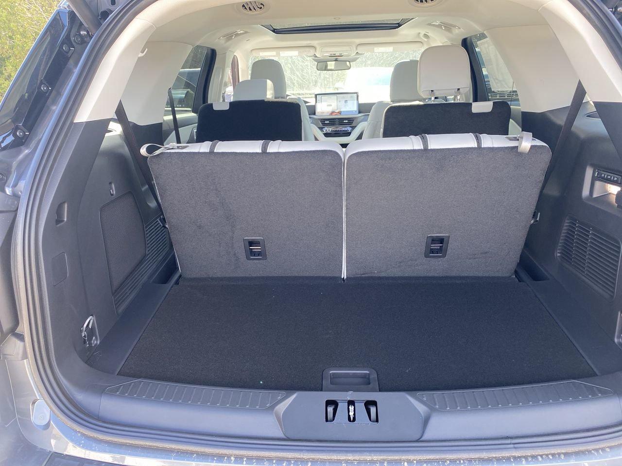 2026 Ford Explorer Platinum Photo