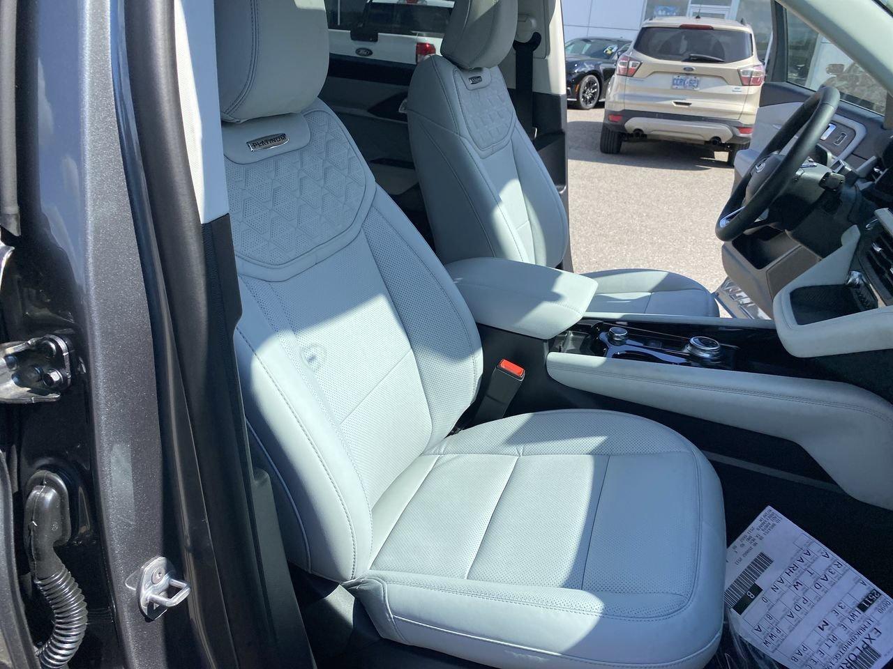 2026 Ford Explorer Platinum Photo