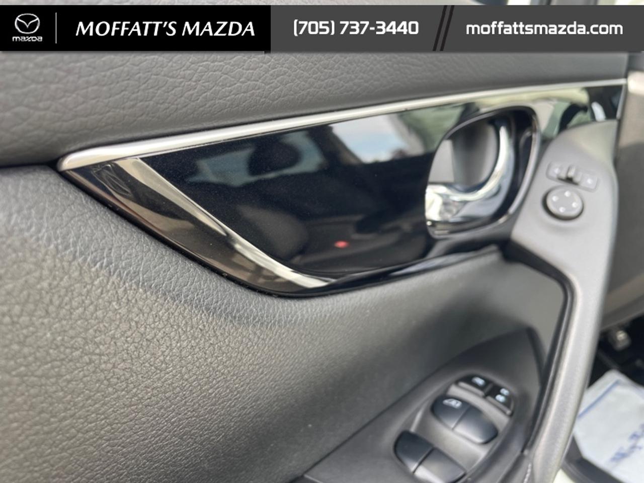 2017 Nissan Qashqai SL Photo