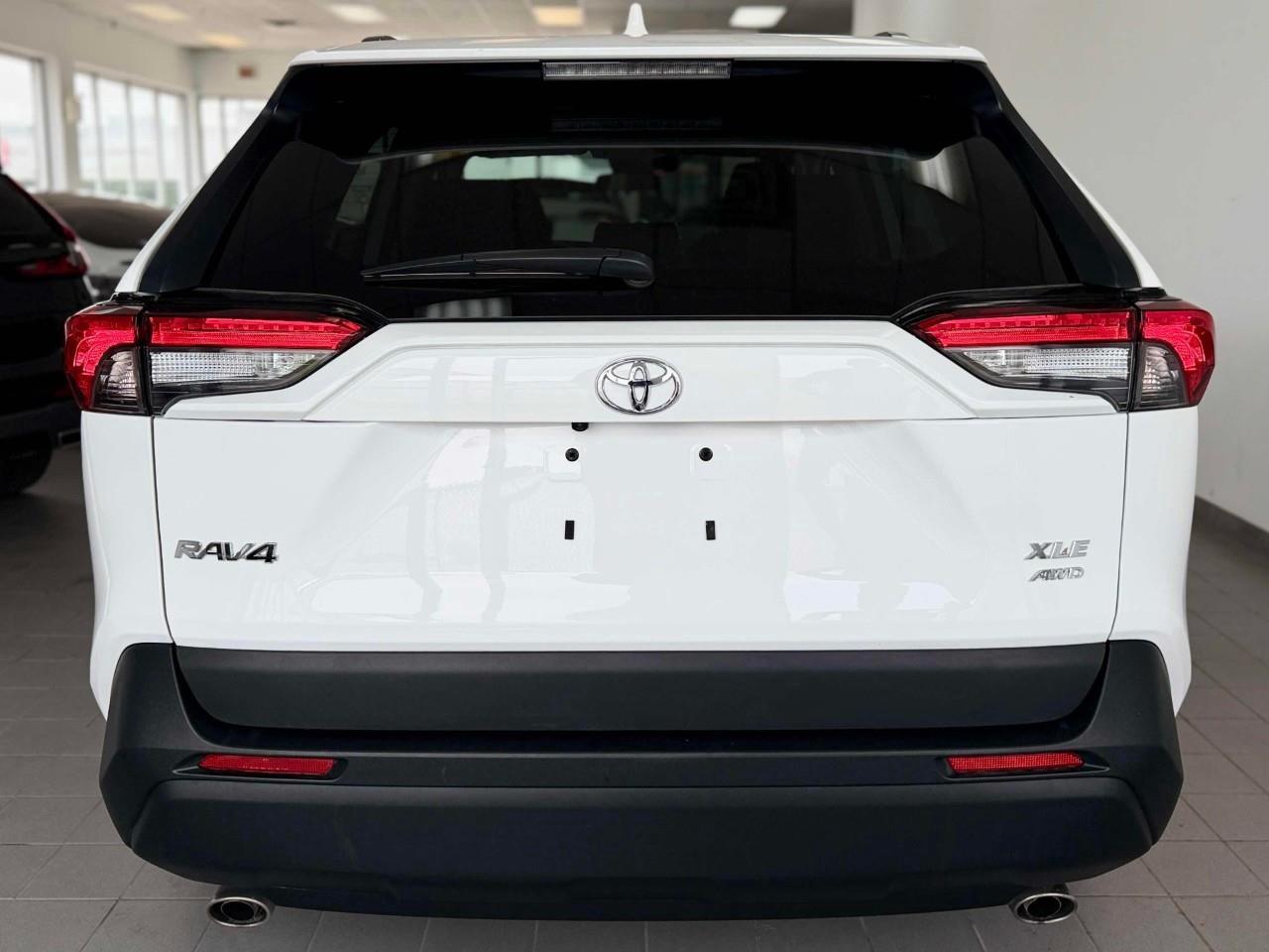 2025 Toyota RAV4 XLE 4dr All-wheel Drive Photo3