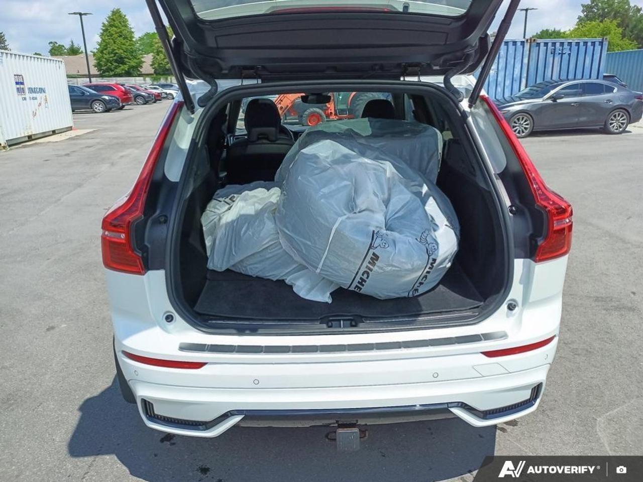 2022 Volvo XC60 B6 R-Design 4dr All-Wheel Drive Photo