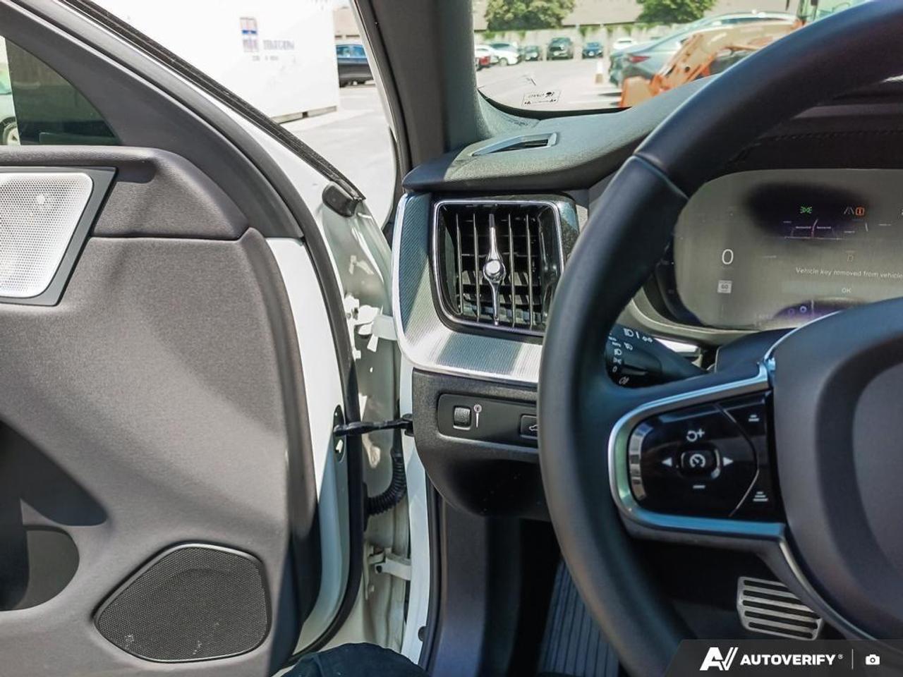 2022 Volvo XC60 B6 R-Design 4dr All-Wheel Drive Photo