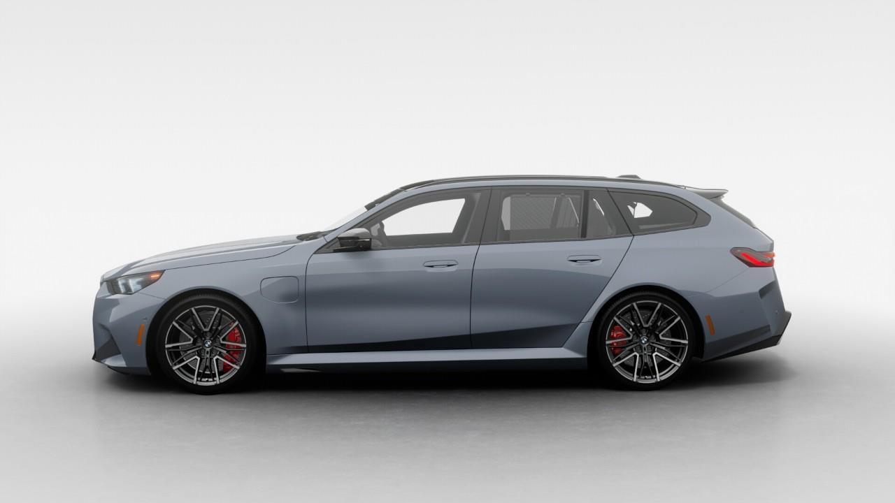 2027 BMW M5 Base 4dr All-Wheel Drive Touring Photo